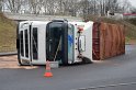 LKW umgestuerzt Niehler Hafen P082